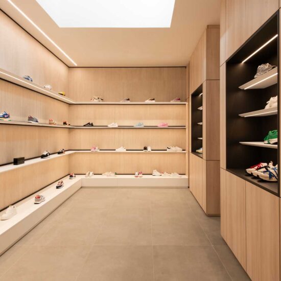 Ragno Showroom D'Asdia 000